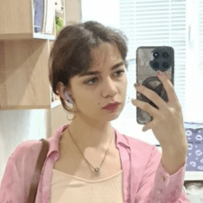Freelancer Kristina H. — Ukraina. Specjalizacja — AI tekst, Edycja i korekta tekstu