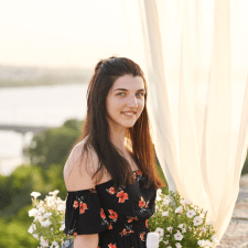 Freelancer Alina S. — Ukraine, Odessa. Core skill — Social Media Page Design, Social Media Marketing (SMM)