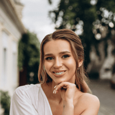 Freelancer Alina K. — Ukraine, Kharkiv. Core skill — Text Translation, Script Writing