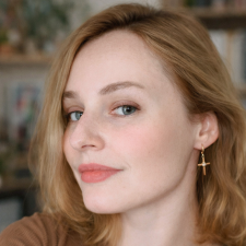 Freelancer Iryna A. — Ukraine, Kharkiv. Core skill — Interface Design (UI/UX), Web Design