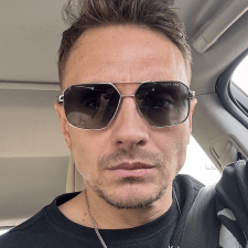 Zleceniodawca Andrei S. — Stany Zjednoczone, Miami.