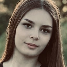 Freelancer Anna Z. — Ukraine. Core skill — Text Translation, Photo Processing