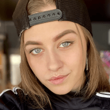 Фрилансер Yuliia S. — Украина, Одесса. Специализация — Логотипы, Дизайн визиток