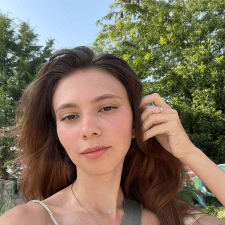Freelancer Darya C. — Ukraina, Kamieńskie. Specjalizacja — Projektowanie stron internetowych, Loga