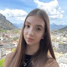 Freelancer Dasha V. — Ukraine. Core skill — Interface Design (UI/UX)