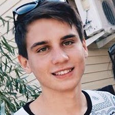 Freelancer Denis V. — Ukraina, Zaporoże. Specjalizacja — Tłumaczenie tekstów, Język angielski