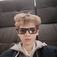 Freelancer Denis S. — Ukraine, Kyiv. Core skill — Interface Design (UI/UX), AI Art