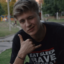 Фрилансер Иван П. — Украина, Харьков. Специализация — Python, Разработка ботов