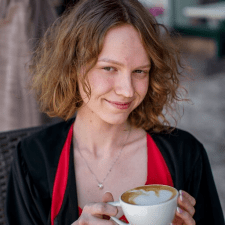 Freelancer Daria N. — Ukraine. Core skill — Online Stores & E-commerce, English