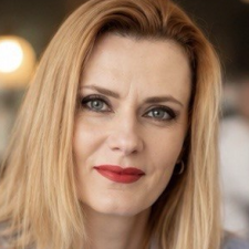 Freelancer Tetyana — Italy, Venezia. Core skill — Audio & Video Editing, Video Creation by Artificial Intelligence
