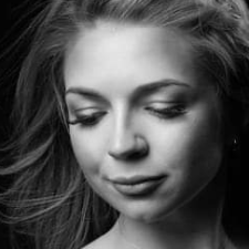 Freelancer Iryna Z. — Ukraine, Lvov. Core skill — English, Rewriting