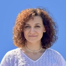 Freelancer Iryna K. — Ukraine, Kyiv. Core skill — Presentations, Infographics