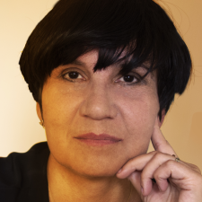 Freelancer Iryna S. — Ireland, Dublin. Core skill — Presentations, Social Media Page Design
