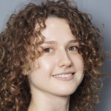 Freelancer Iryna K. — Ukraine. Core skill — AI Art, Online Stores & E-commerce