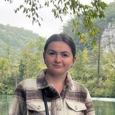 Freelancer Ivanka K. — Ukraine, Rahov. Fachgebiet — Bekleidungsdesign, Webdesign