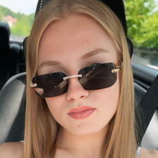 Freelancer Jana V. — Ukraine, Ivano-Frankovsk. Core skill — Text Translation, Testing & QA