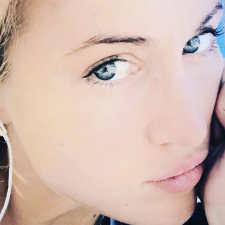 Freelancer Yuliia K. — Ukraine, Kyiv. Core skill — Script Writing, Copywriting