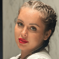Карина Вольвач
