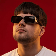 Freelancer Kostiantyn B. — Ukraina, Kijów. Specjalizacja — AI graphic, Projektowanie stron w mediach społecznościowych