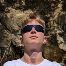 Freelancer Ivan K. — Ukraine, Pavlograd. Core skill — Articles & Blog Posts, Video Advertising