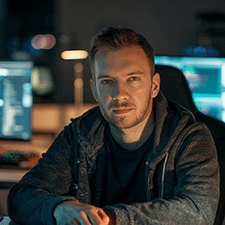 Freelancer Yevhen K. — Ukraina, Kijów. Specjalizacja — Badania marketingowe, Kompleksowe prace nad stroną internetową