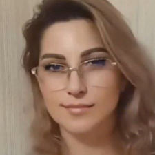 Freelancer Elena O. — Ukraine, Kyiv. Core skill — Text Translation, Audio & Video Editing