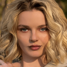 Freelancer Viktoriia L. — Ukraine, Chernigov. Core skill — Content Management, Customer Support
