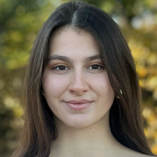 Freelancer Liliia V. — Ukraine, Kyiv. Core skill — English, Presentations