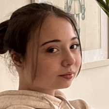 Freelancer Larisa — Ukraine. Core skill — Articles & Blog Posts, AI Content Creation