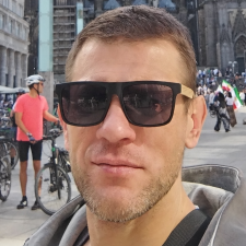 Freelancer Valentyn P. — Ukraine, Charkiw. Fachgebiet — 3D-Modellierung, Logo-Design