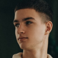 Freelancer Maksym V. — Ukraine, Snovsk. Core skill — Articles & Blog Posts, Script Writing