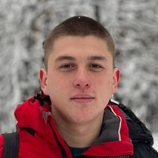 Freelancer Maksym M. — Ukraina. Specjalizacja — AI tekst, Edycja i korekta tekstu