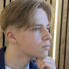 Freelancer Maksim L. — Ukraina, Krzemieńczug. Specjalizacja — Usługi lektora, Język angielski