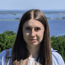 Freelancer Marina L. — Ukraine, Kyiv. Core skill — Web Design, Business Card Design