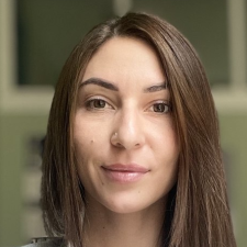 Freelancer Yuliia D. — Ukraine, Vinnytsia. Core skill — Naming & Slogans, Script Writing