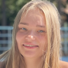 Фрилансер Monika — Литва, Клайпеда. Специализация — Разработка презентаций, AI в дизайне