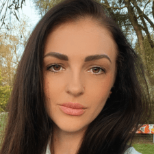 Freelancer Nadia K. — Niemcy. Specjalizacja — Praca z klientami, Wyszukiwanie i zbieranie informacji
