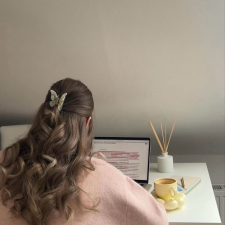 Freelancer Nadiika L. — Ukraina, Równe. Specjalizacja — Projektowanie stron w mediach społecznościowych, Obróbka wideo