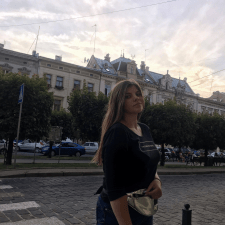 Надія Коник