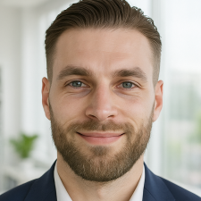 Freelancer Oleh Y. — Ukraina, Wasilkowa. Specjalizacja — Javascript & Typescript, Python