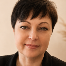 Freelancer Olena B. — Ukraine, Kamenskoye. Core skill — 3D Modeling