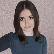 Freelancer Oleksandra T. — Ukraine. Core skill — Presentations, Social Media Page Design