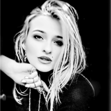 Freelancer Viktoriia P. — Ukraine, Irpen. Core skill — Legal Services, Photo Processing