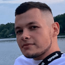 Freelancer Ramin M. — Ukraina, Kijów. Specjalizacja — AI tekst, Copywriting