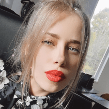 Freelancer Yuliia I. — Ukraina, Winnica. Specjalizacja — Projektowanie dla poligrafii, Loga