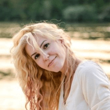 Фрилансер Irina M. — Украина, Киев. Специализация — Копирайтинг, Продвижение в социальных сетях (SMM)