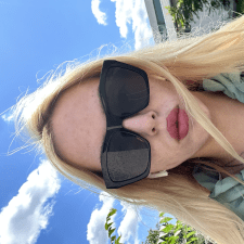 Freelancer Margo A. — Ukraine, Zaporizhzhia. Core skill — English, German