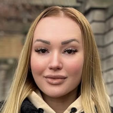 Freelancer Ruslana K. — Ukraine, Zaporizhzhia. Core skill — AI & Machine Learning, Copywriting