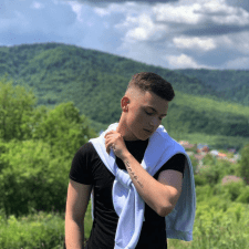 Freelancer Nazar M. — Ukraina, Kijów. Specjalizacja — Infografiki, Projektowanie wizytówek