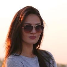 Freelancer Yekaterina S. — Mołdawia, Balti. Specjalizacja — Projektowanie wizytówek, Loga